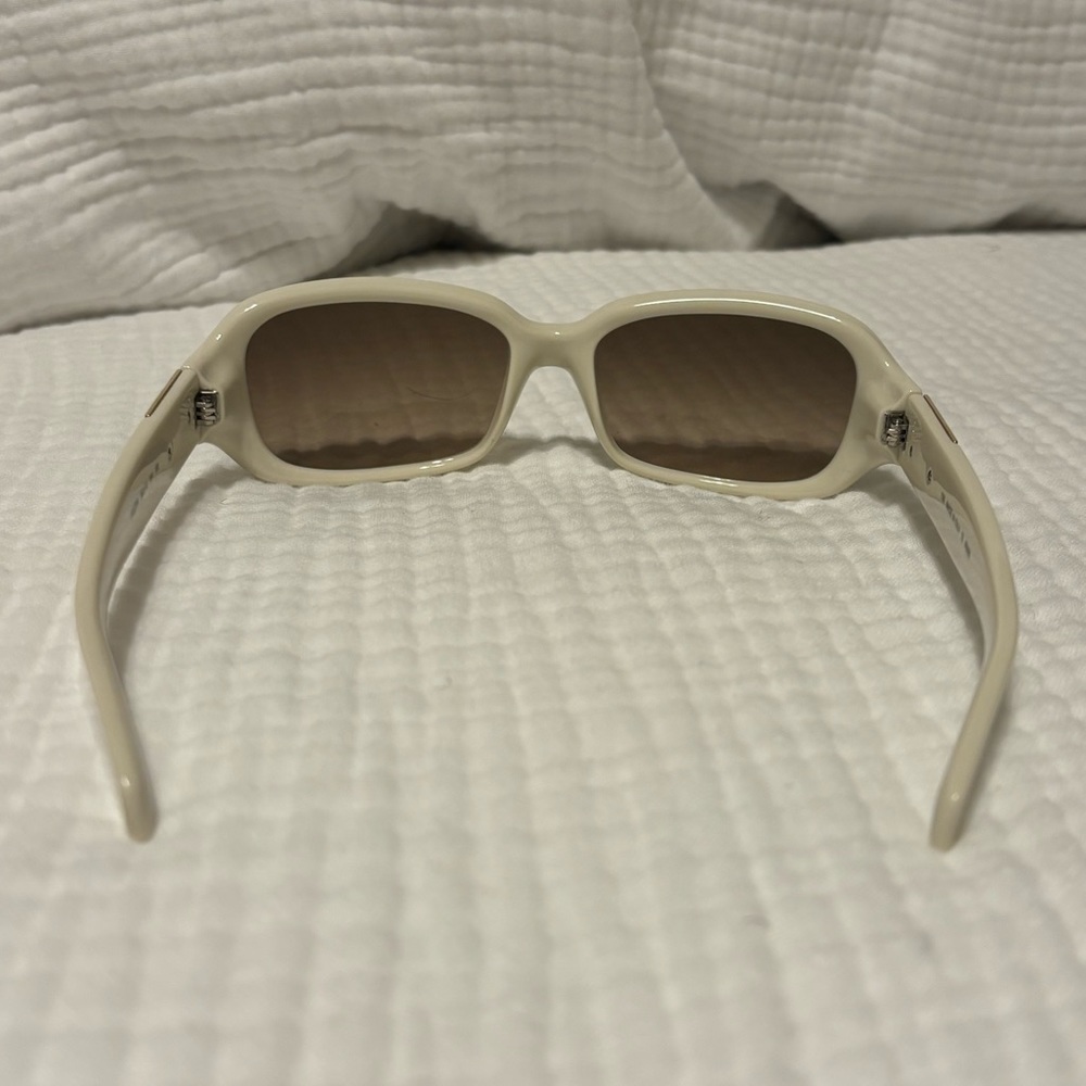 cream / off white Fendi sunglasses FS5228R - Picture 4 of 6